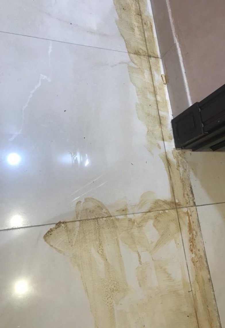 مجهول فنان التطعيم صمغ الفرشات على السراميك Neobled Com