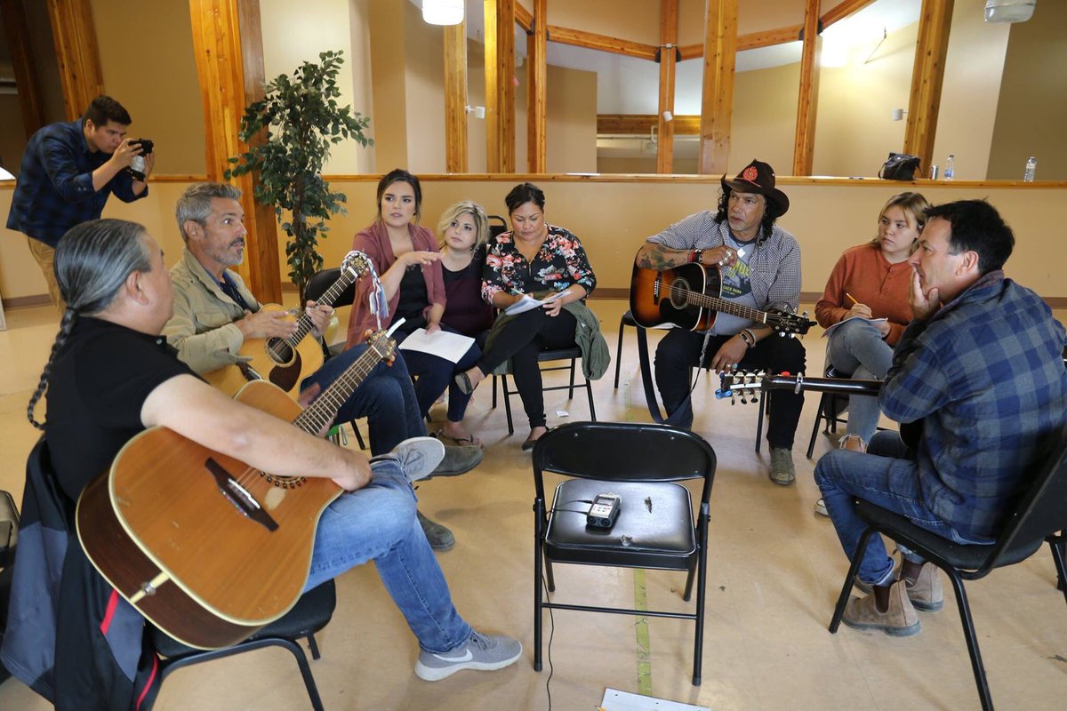 deannerosemoore's tweet photo. Great Youth Music Mentorship in Moose Factory, ON with these fellow great Mentors/musicians .. Youth have written their original song in the process! #JimmyRankin #BillBell #GlennSkuthorpe #ThelmaCheechoo #VernCheechoo #LloydCheechoo #MooseCree #YouthMentorship https://t.co/0TdGA2Xh6U