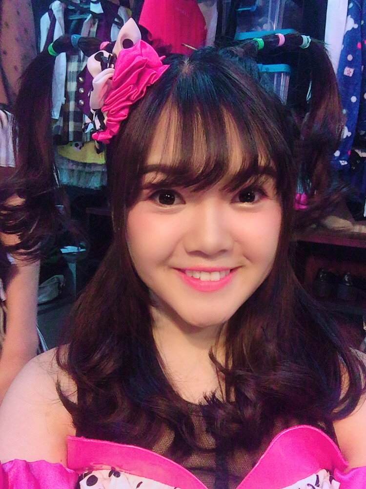 ehjuliee's tweet photo. Makasiii hari ini , tadi team j lagii gilaa trus rambut aku awal awal gini tapi makan lama dia menurun wkwk 🤣🤣makasii yaa udah semangattt❤️❤️ https://t.co/6CAMWxkMr4