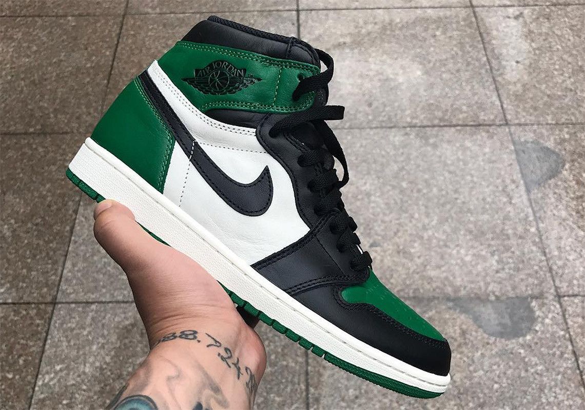SneakerNews's tweet photo. September 22nd. Need these!
https://t.co/M556XHAjeq https://t.co/TmLT9rzSY7
