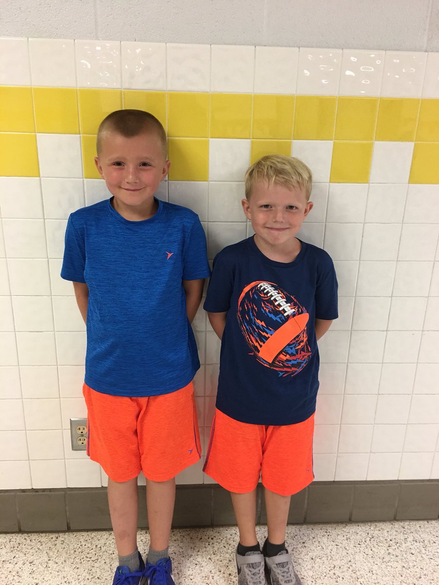 cfrench710's tweet photo. Twinning in 2nd grade! #MVESeagles @LKapuchuck @MVESEagles https://t.co/xQnap1GQec