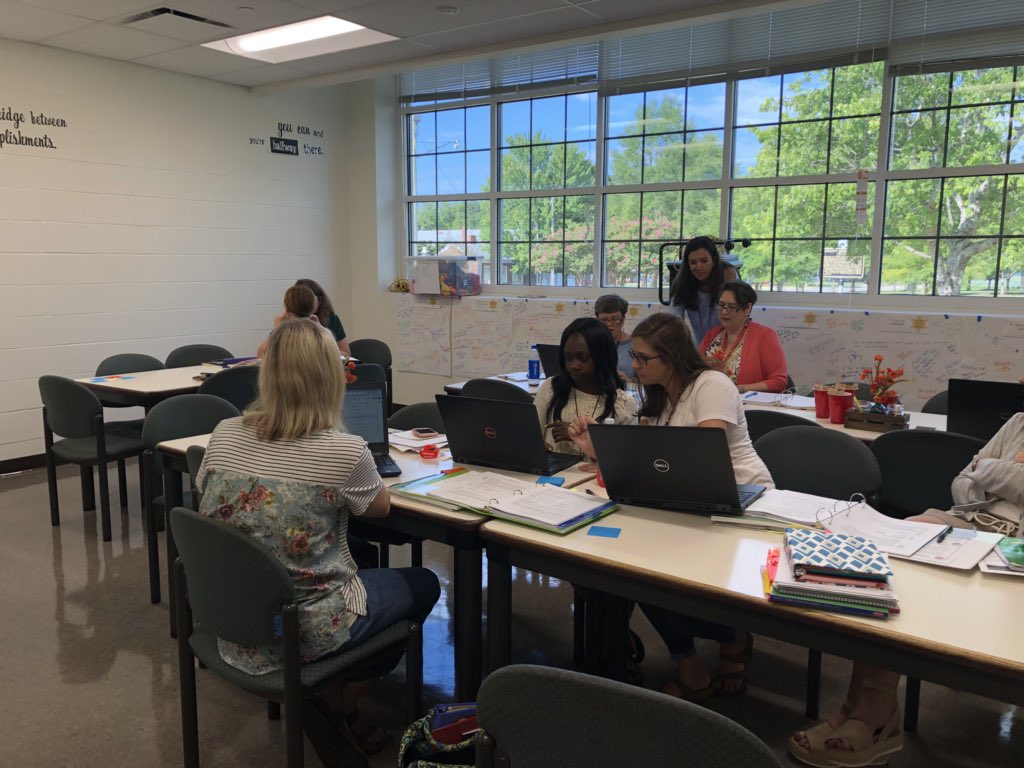 kelmac1029's tweet photo. Collaboration at its best! “Alone we can do so little; together we can do so much.”—- Helen Keller #cahabalearns #Trussvillelearns #supportinglearningeveryday https://t.co/r5niKR8reo
