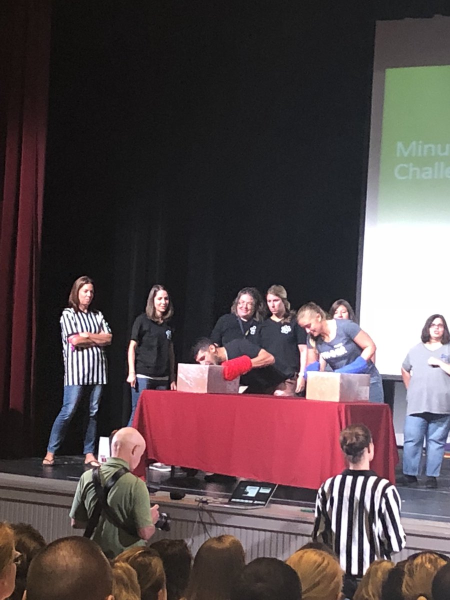 Mrs_Schrader4's tweet photo. Highlights from the convocation! #johnsonpride #winning #bpsconvocation2018 https://t.co/5lZewfCRTz