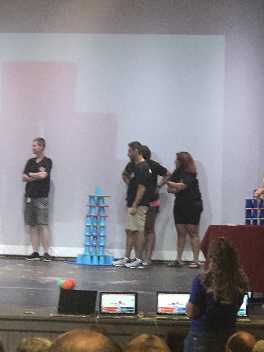 Mrs_Schrader4's tweet photo. Highlights from the convocation! #johnsonpride #winning #bpsconvocation2018 https://t.co/5lZewfCRTz