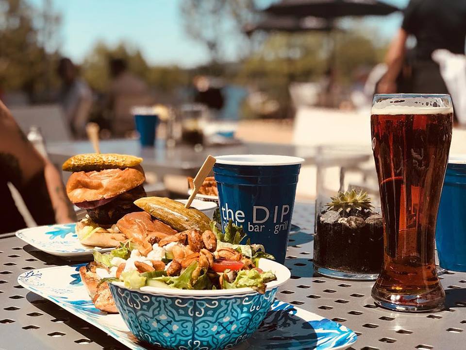 DeltaFRE's tweet image. Beat the heat.

Select lunch items at @DIPPoolBar now come with a 30-minute-or-free guarantee.

 📷: @GrayStoneBeer #Fredericton