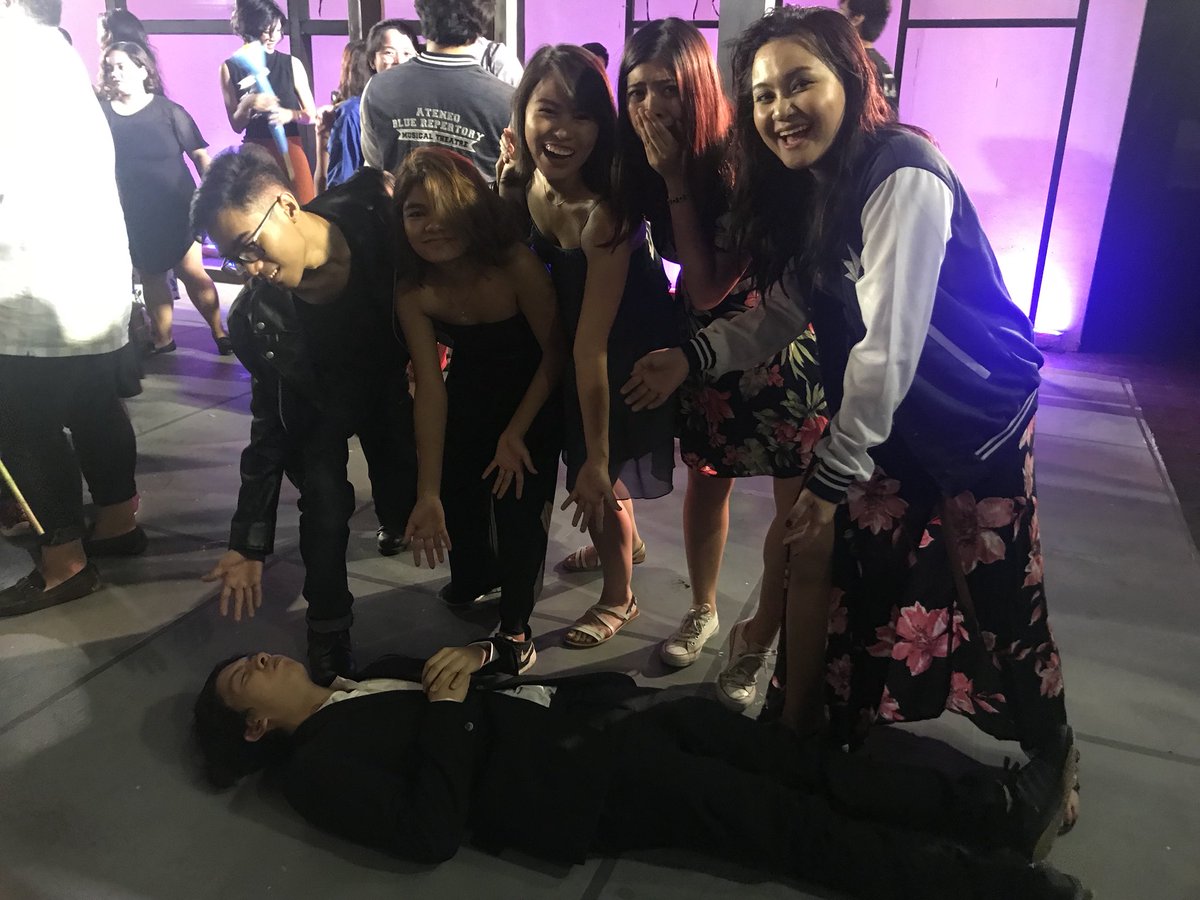 ChopiyaHameala's tweet photo. WHO COULD FORGET. THIS ICONIC TEAM. THROUGH BLOOD SWEAT AND LOTS OF TEARS MAHAL NA MAHAL KO SM TEAM KO. RENT ON 3 #RENTblueREP #LoveforblueREPProd https://t.co/UJR23jdhJU