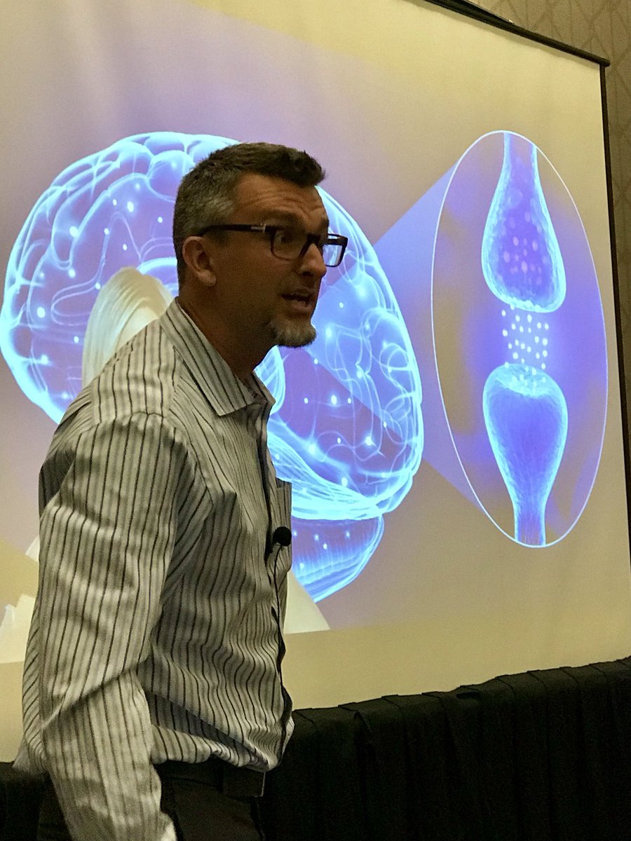 jeffreynally's tweet photo. Oh boy! @karlrichter is talking dendrites and synapses! #NeuroscienceNerd #BrainRules #HRBrain #KYSHRM18 @KYSHRM https://t.co/88UlQ4VtPX