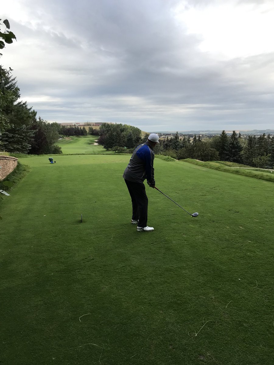 pgaofalberta's tweet photo. Host Professional @PGACourage of @HamptonsGolfC teeing off on hole #1 at the #EventQualifier for the @ShawClassic!! Good luck Gord! https://t.co/owXo936rmb