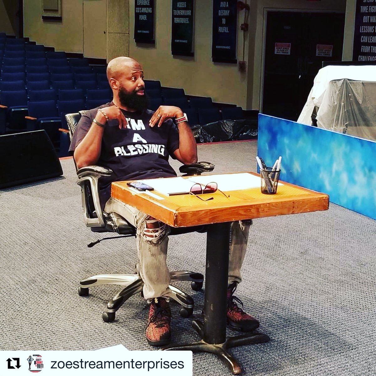 MarcusDWiley's tweet photo. #Repost @zoestreamenterprises
・・・
“Who me?!” Yes, you, Tyrone! You are trippin’!!
#stageplay #ZoeStream #oct52018
https://t.co/ffApiYT6Ci https://t.co/ldjXVXgyo2