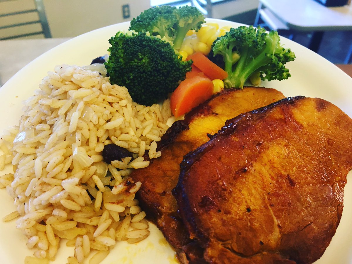 UADiningService's tweet photo. Lunch begins at 11am at Rob’s Cafe!! Check out our Comfort Station if your looking to feed your appetite! #uadiningservice #robscafe! https://t.co/LAVsRsu5f3