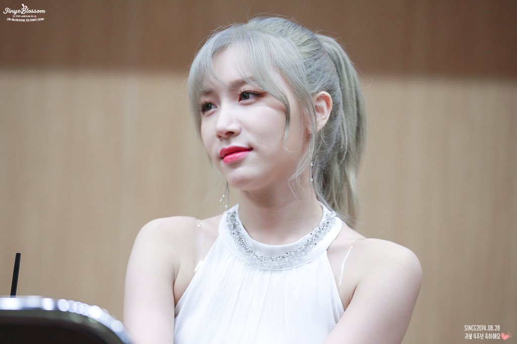 ZN_Blossom's tweet photo. 2018.08.28
오늘 하루 라떼라서, 라붐과 함께라서 
정말 행복했습니다❤️
내년에도, 10년 뒤에도, 먼 훗날에도,
그때도 우리 꼭 함께 해요😘

#4TH_ANNIVERSARY
#LABOUM4thBIRTHDAY 
#라붐 #LABOUM 
#유정 #소연 #진예 #해인 #솔빈 #라떼 https://t.co/OzlAYSvwcH