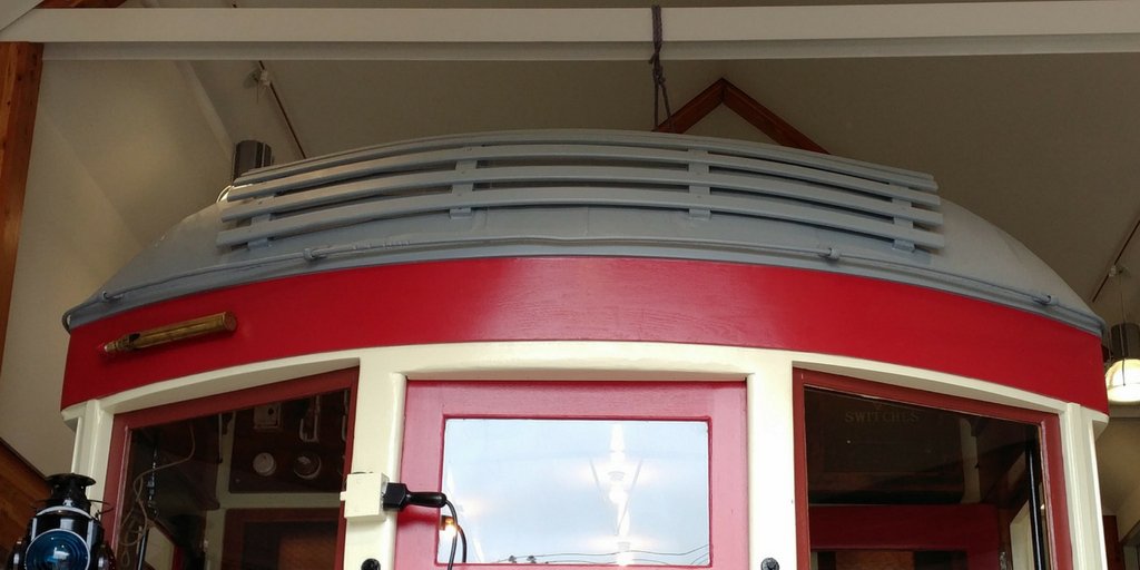 StevestonTram's tweet photo. Roof mat: These wooden racks at each end of the tram are designed to protect the roof from overhead trolley poles. Check out the grey roof mat on top of Tram Car 1220!
#TerminologyTuesday #StevestonTram #TramCar1220 https://t.co/igdjYKirsP