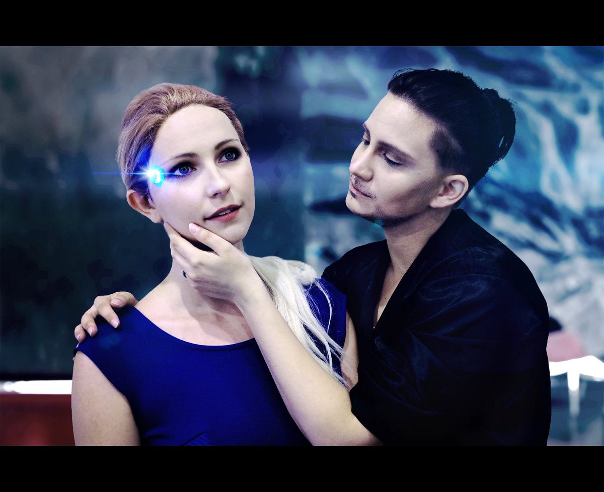 First #Gamescom picture from our little #detriotbecomehuman #cosplay <a href="/Quantic_Dream/">Quantic Dream</a> <a href="/Eressea_Sama/">Eressea-sama</a>