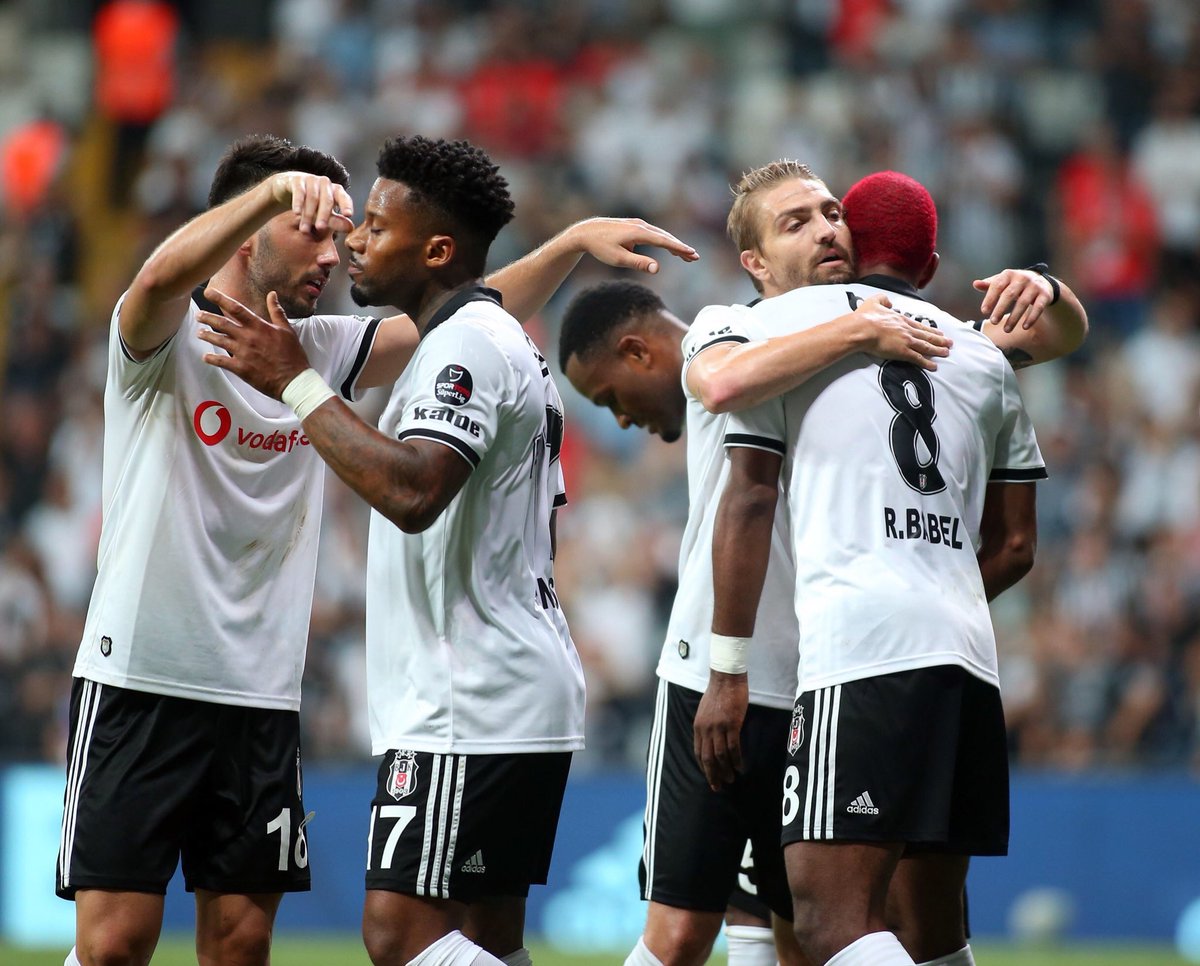 idristas72's tweet photo. Hepimiz biriz beraberiz Beşiktaş’ın iyiliği için konuşur fikrimizi beyan ederiz bazı konularda fikir ayrılığı yapabiliriz fakat bugün birlik günü beraberlik günü kenetlenme zamanı.

#KenetlenBaşkaBeşiktaşYOK https://t.co/8udzY9QNgp