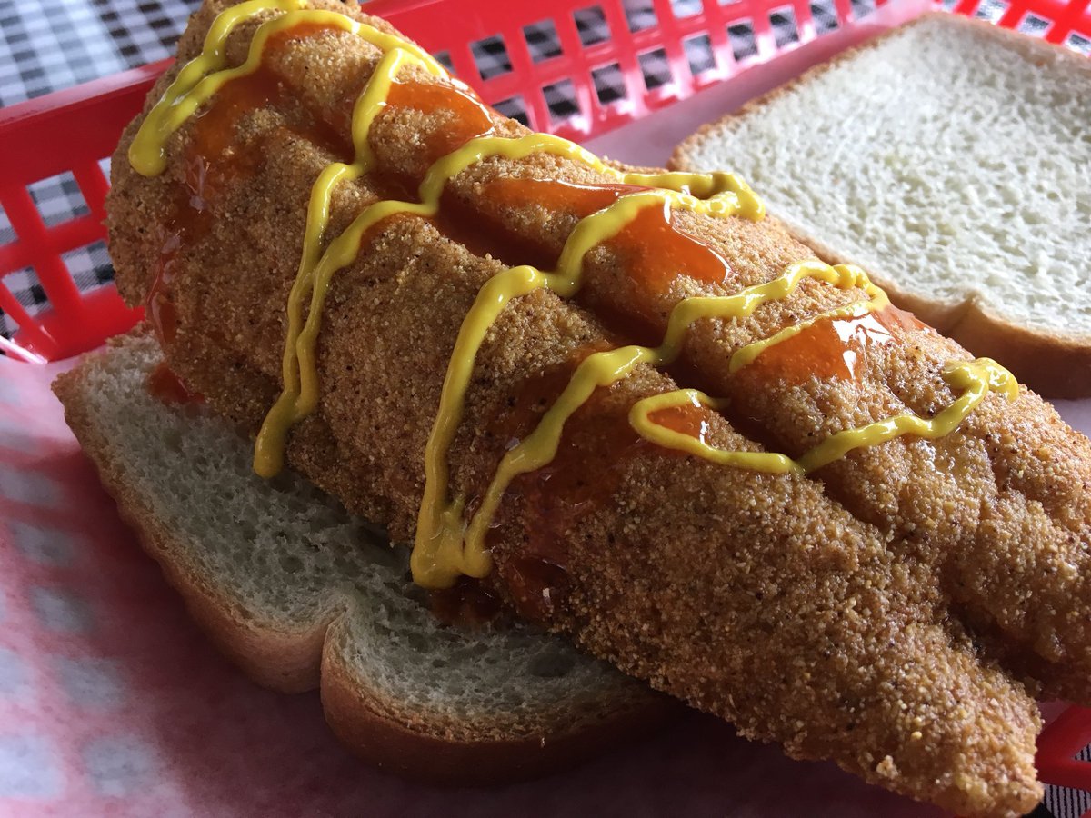 UncleLarrys423's tweet photo. The doors are open and the fish is frying don’t forget today and tomorrow Whiting and Tilapia Sandwiches are only $4 #Unclelarrys #unclelarrysrestaurant #fishsogooditwillsmackya #ijustgotsmacked #chatt #423 #hotfish #food #chattanoogaeating https://t.co/GdS7Ki2avv