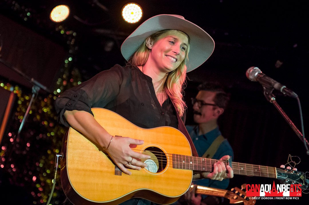 #CanadianBeats #Passport - IN PHOTOS - @Front_Row_Pics covers @sarahshook <a href="/FScottNighthawk/">F. Scott and The Nighthawks</a> <a href="/RedhillValleys/">The Redhill Valleys</a> <a href="/MelissaPayneM/">Melissa Payne</a> in #Toronto! canadianbeats.ca/2018/08/28/can…