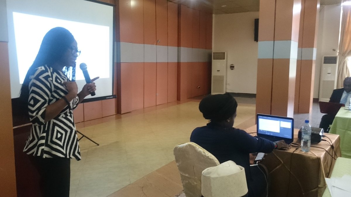 naijacynth's tweet image. Illegal vs Unformalized(unregulated) miners:
Most artisanal miners do not even understand that what they&apos;re doing is illegal as all they know is &quot;let us mine&quot;.

There&apos;s need to work out a system for artisanal mining in Nigeria ~ @bbiodun 

#MiningTransparency