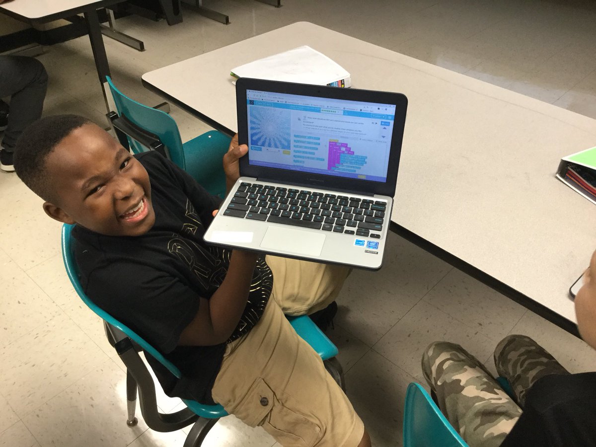 TyMatMo's tweet photo. @HibbettMiddle students making snowflakes in @codeorg artist followed by a gallery walk. #FCSLearn @TeachCode #CSforAll #coding https://t.co/hnrDGUQpLi