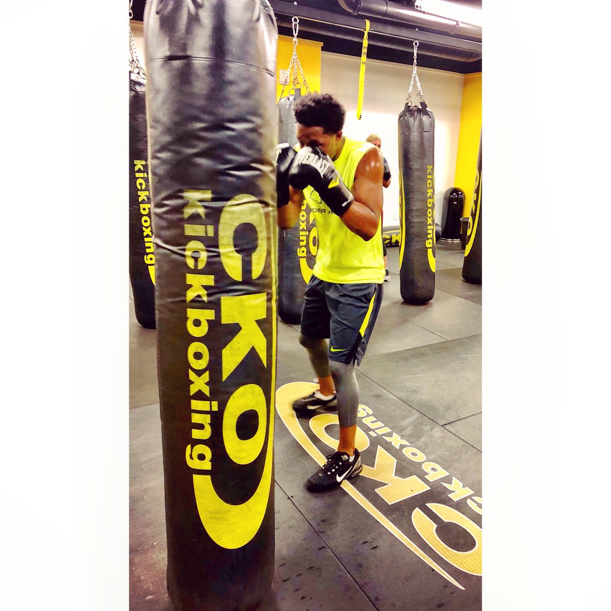cko_centercity's tweet photo. It’s you vs. the bag, are you up for it?
.
.
Book your FREE trial NOW! ➡️ https://t.co/yNAhDXZmbr
.
.
#CKOCenterCity #CKOCC #CKOFam #CKOTeam https://t.co/wPK8myaSpW