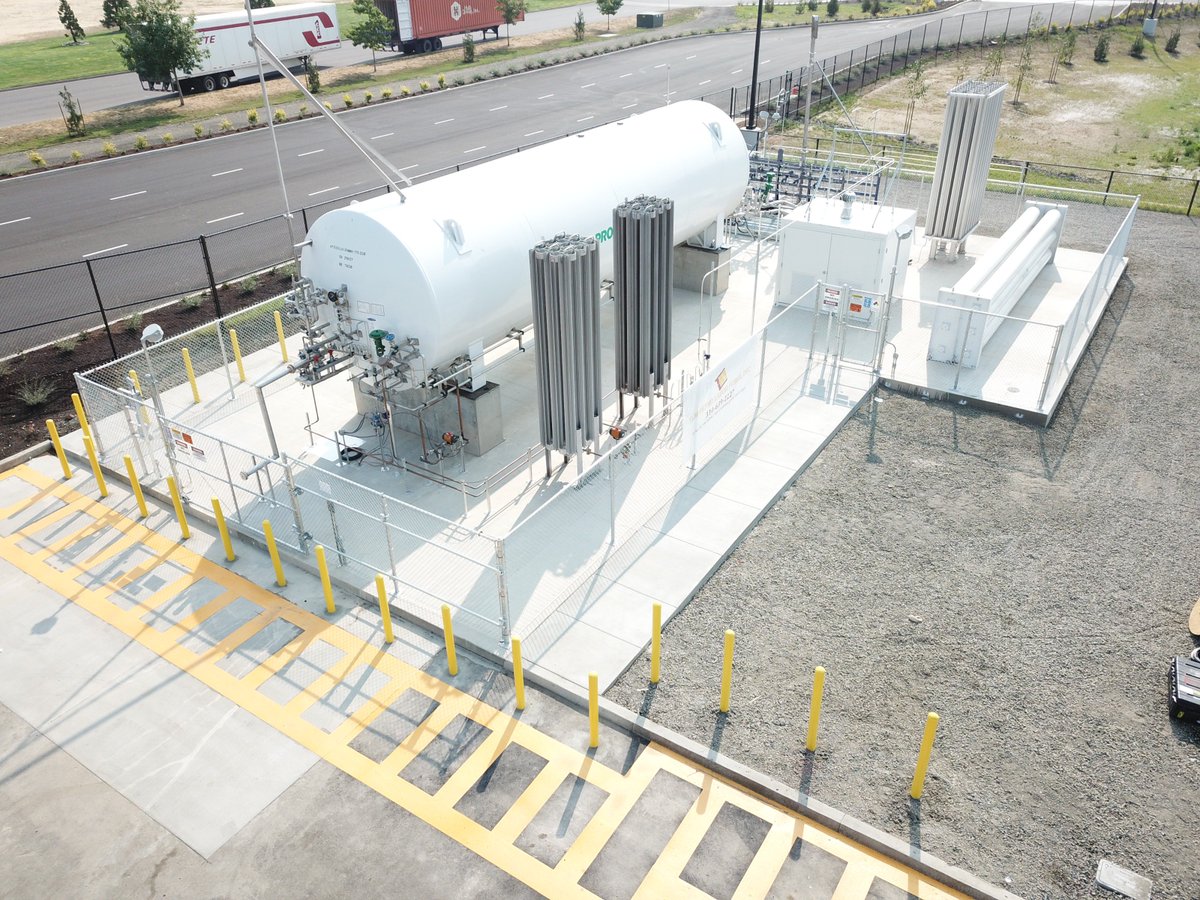 TLM_One's tweet image. Our most recent Hydrogen Fueling project for @PlugPowerInc &amp;amp; @amazon in Salem, OR by our talented team here at TLM Petro Labor. More Hydrogen Fueling projects by @TLMlaborforce are on the way!
#hydrogen #fuelcell #hydrogenfuel #construction #Salem #Oregon #plugpower #Amazon #TLM
