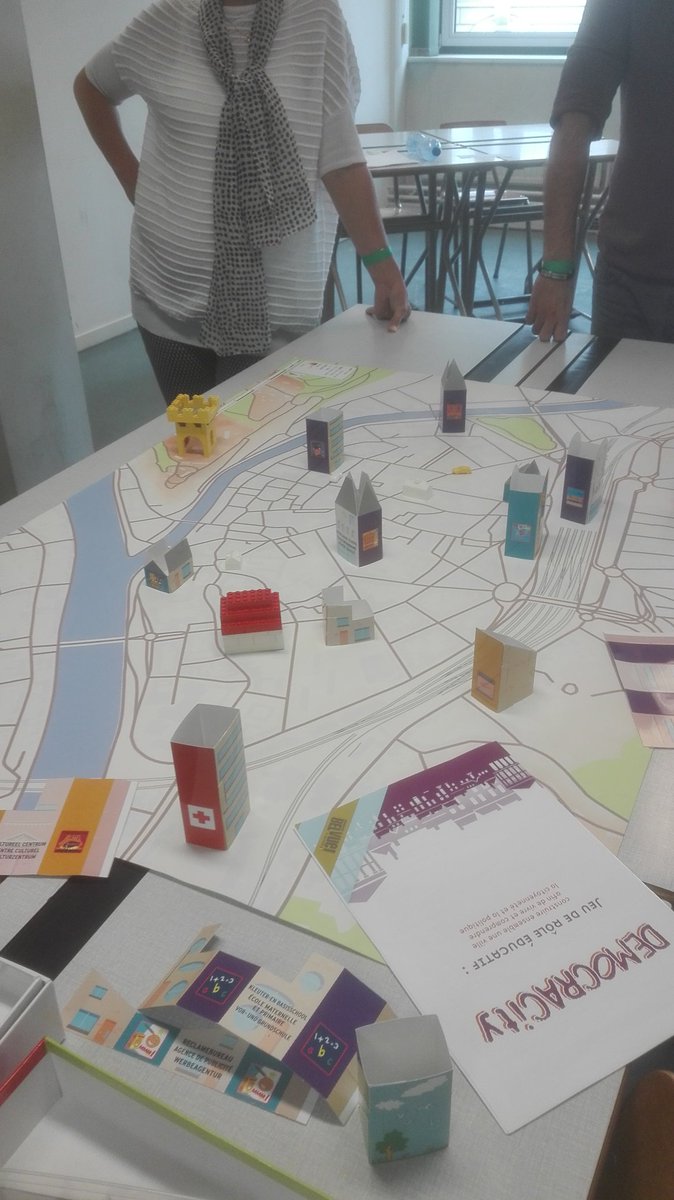 Anne__Smal's tweet photo. Nous aussi on a fait des ateliers à #educode avec @UNamurCSFaculty :) des échanges très intéressants autour des SmartCity https://t.co/wUk9sH6Ubm