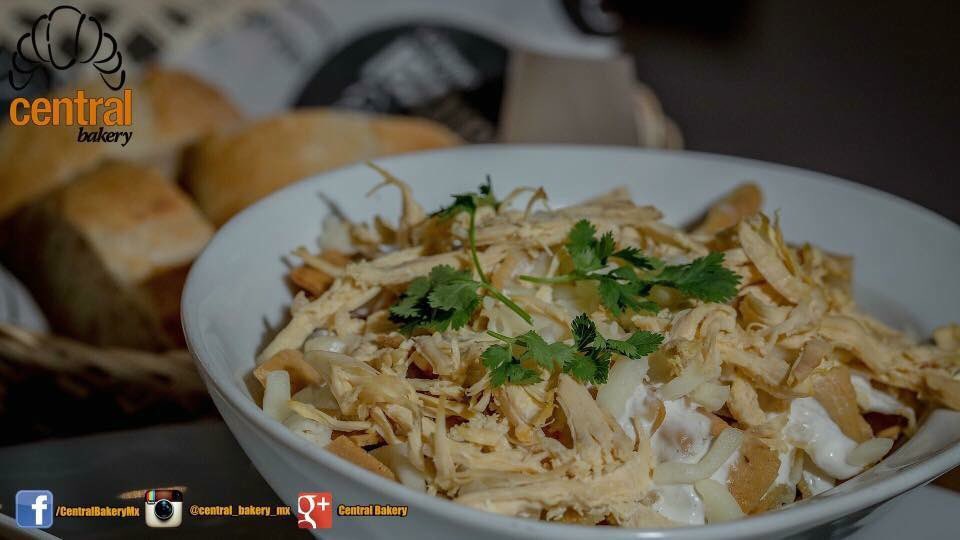 Si tienes antojo de unos deliciosos #Chilaquiles.  Vente a #CentralBakery. #YoSoyCentral