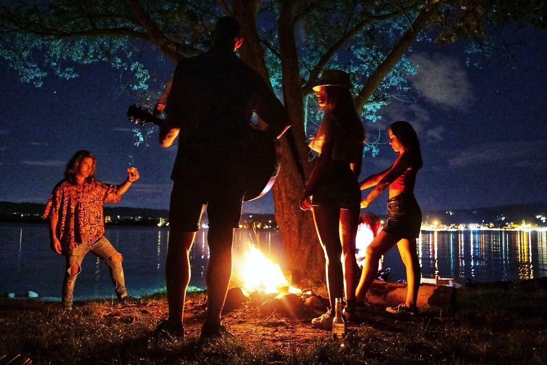 MatClothing's tweet photo. Life is better at lake 🔥⛵️Lisanza
✨A magic night in the middle of the summer✨
( Bachstage new videoclip by @OHARA_MUSIC_ )
#lake #bandproject #musicproducer #musicpower #fire #SummerMagic #guitarman #VideoClips #behindthemusic #bihindthemovie https://t.co/oD5a2IserE