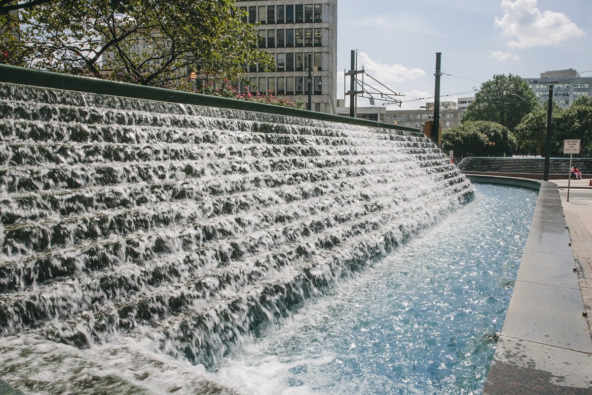 ExploreGeorgia's tweet photo. The Woodruff Park fountains in @downtownatlanta will be dyed PURPLE in honor of @DragonCon this Thursday, Aug 30 and will last through the weekend. Stop by &amp; get an awesome 📸 for the 'Gram! https://t.co/LKYxl2D3xz