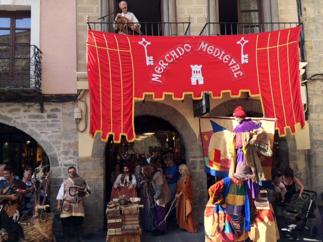 festivalcamino's tweet photo. ¡Arranca el Mercado Medieval de las Tres Culturas de #Jaca! ☪️✡️✝️ @AytoJaca @cJacetania @DPHuesca #FICS2018 https://t.co/Orhy5dLby1