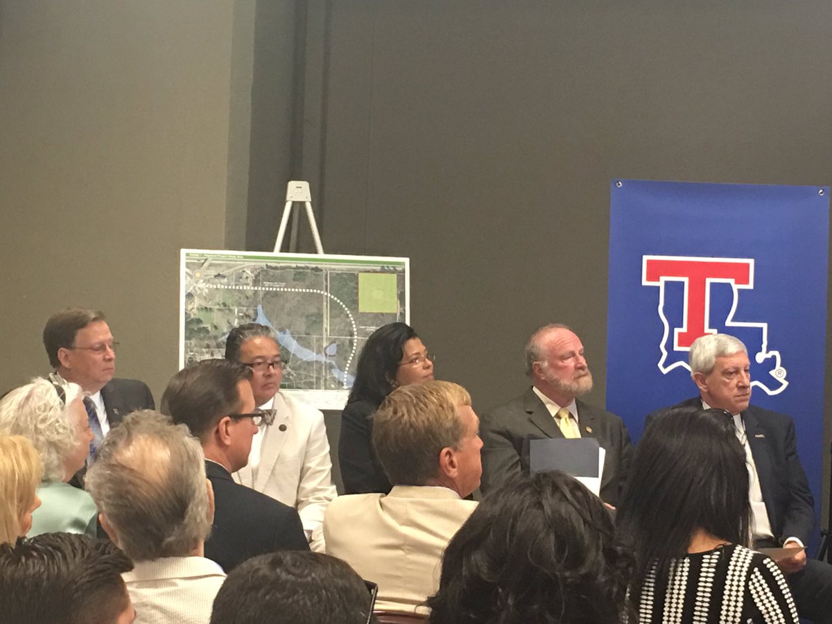 taylorqd25's tweet photo. Here we grow & go again...for the benefit of LA...working hard to meet the needs of students, communities & industry. @LouisianaGov announcing collaborative @golctcs & #lahighered...@LADeltaCC Advanced Manufacturing Training Facility. #lctcs20yrs #workforcedev #studentsuccess https://t.co/LDzDHgbUGP