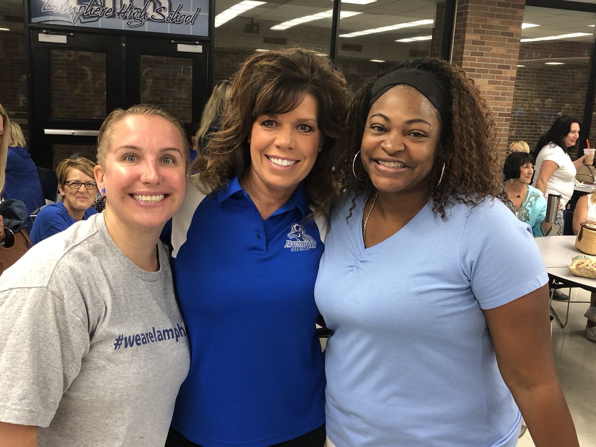 LamphereSchools's tweet photo. What a morning - Our lamphere family is back together again and we are gearing up for an incredible school year.   Check out some photos >>> https://t.co/wKZkMMCm8s
#wearelamphere https://t.co/mymOYOZI9Z