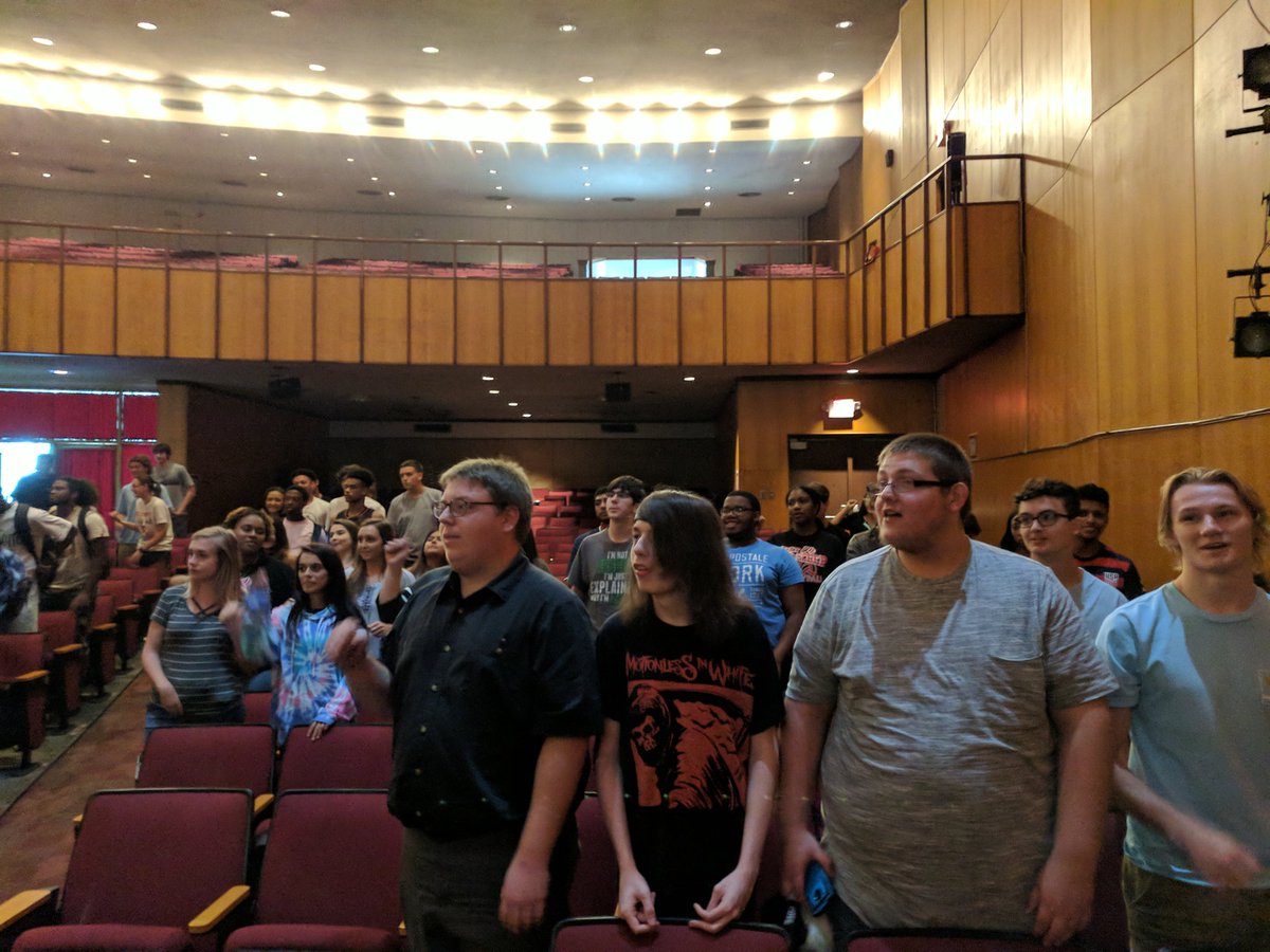 kimberleyt7727's tweet photo. MHS 12tg grade meeting. Setting the bar.
#mhs #therearetwotypesofpeople #mhspatherpride @RyanDMoody1 @JoyTomsMHS @ChristyHensley3 https://t.co/UsWs64Iz6c