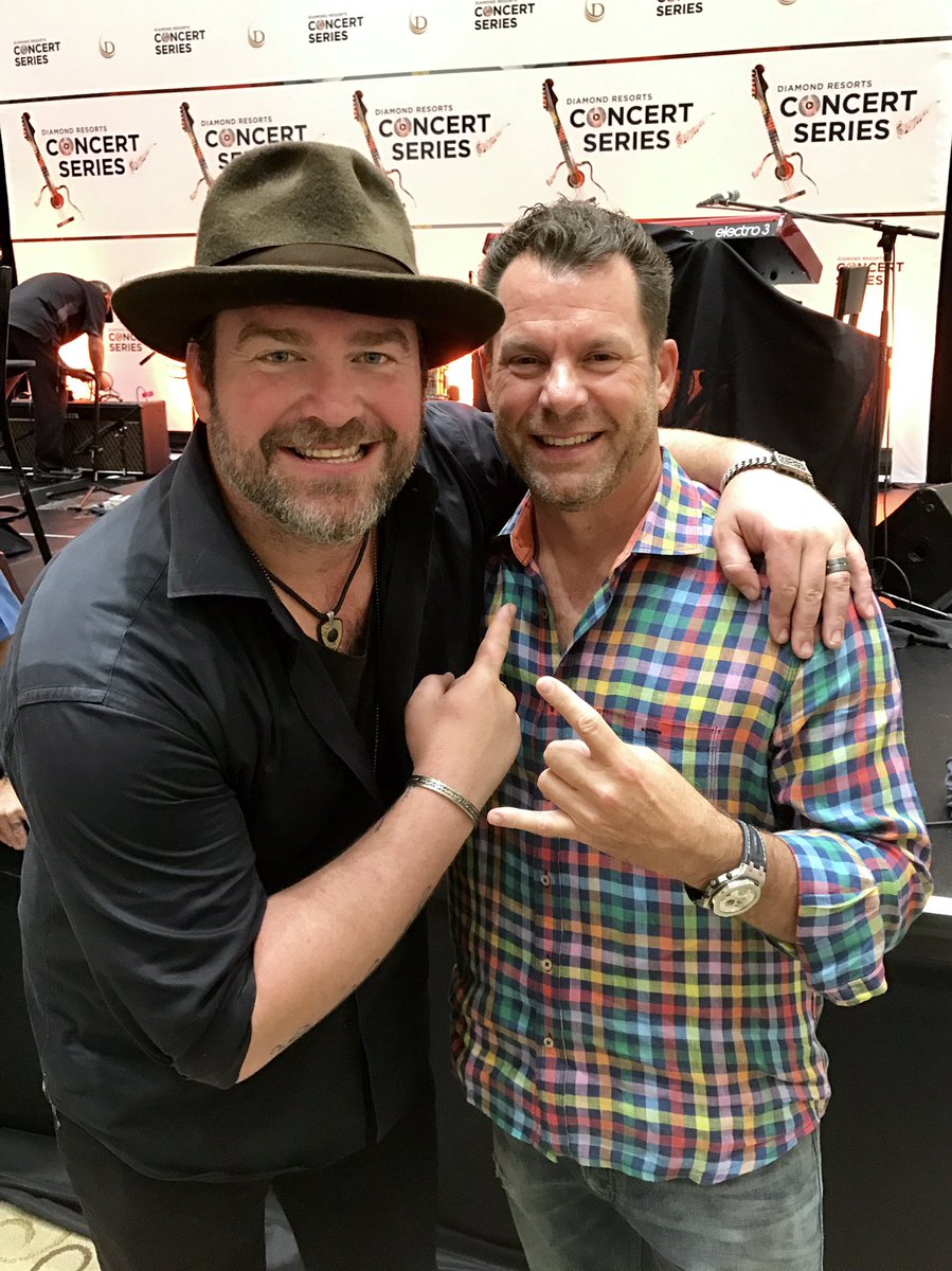 Ready to make a life changing career move to <a href="/diamondresorts/">Diamond</a> NOW is the time. Direct Message me to join me tonight to see the great <a href="/leebrice/">Lee Brice</a> live in Orlando! Come experience what a #ConcertSeries is. U will see 1st hand why we have industry leading Hospitality and VPGs! DRILive