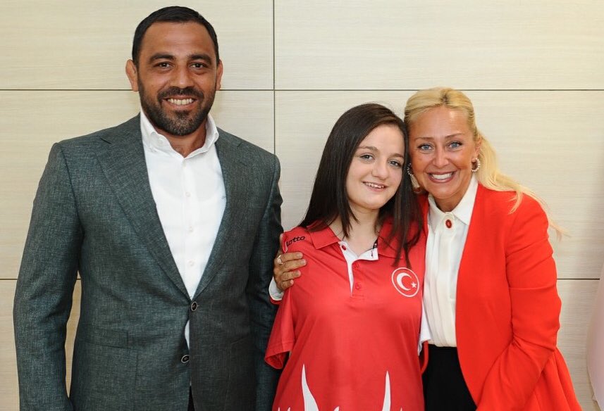 İKİ ŞAMPİYONLA!!! #paralimpik #yüzme #avrupaşampiyonu #balıkkız #sümeyyeboyacı #efsane #hamzayerlikaya <a href="/hamzayerlikaya/">Hamza Yerlikaya 🇹🇷</a>