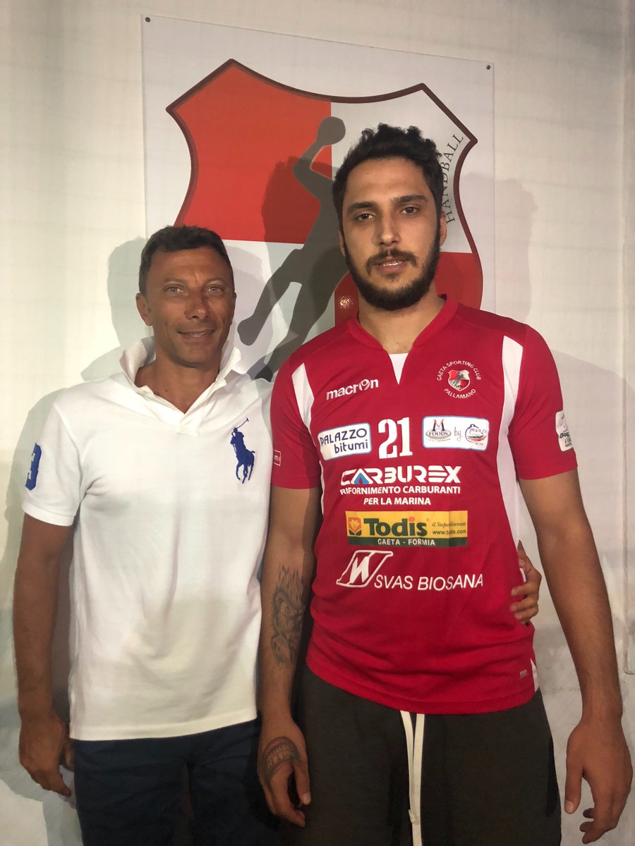 SCGaeta's tweet photo. ✍️ Ciliegina sulla torta per il #GaetaSportingClub: arriva Tzouro Mujic. Il terzino/centrale greco di origine serba: "Felice della scelta di venire a Gaeta" 👉 https://t.co/AgvfaLtcTP

#benevenutotzouro #noisiamoilgaeta ⚪️🔴 https://t.co/8bMIiUmTQq