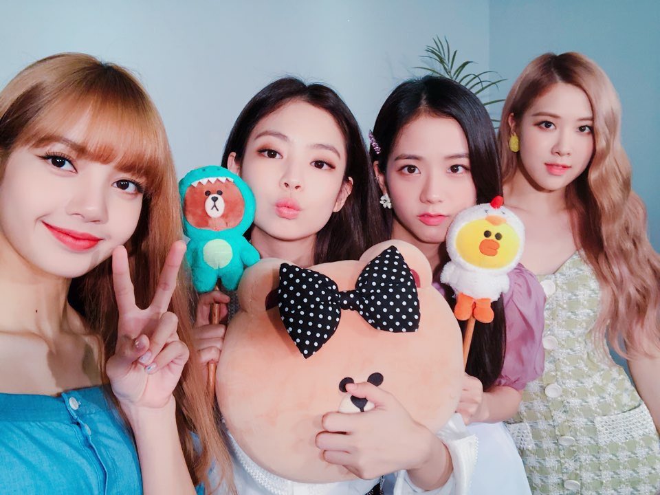BLINK___116's tweet photo. チェヨンが25日、BLINKのことが恋しくなりますって言ってたの思い出してこっちのセリフだよおおおお😭😭って叫んでる https://t.co/IQYnJpBdqI