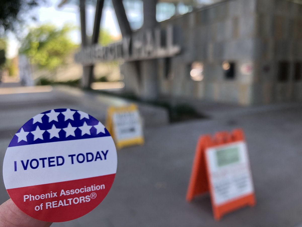 cityofchandler's tweet photo. It's Election Day. Polls are open until 7 p.m.
Es el Día de la Elección. Los lugares de votación están abiertos hasta las 7 p.m.
https://t.co/UFT0D8UMNQ #VoteChandler https://t.co/BURnNHYWrx
