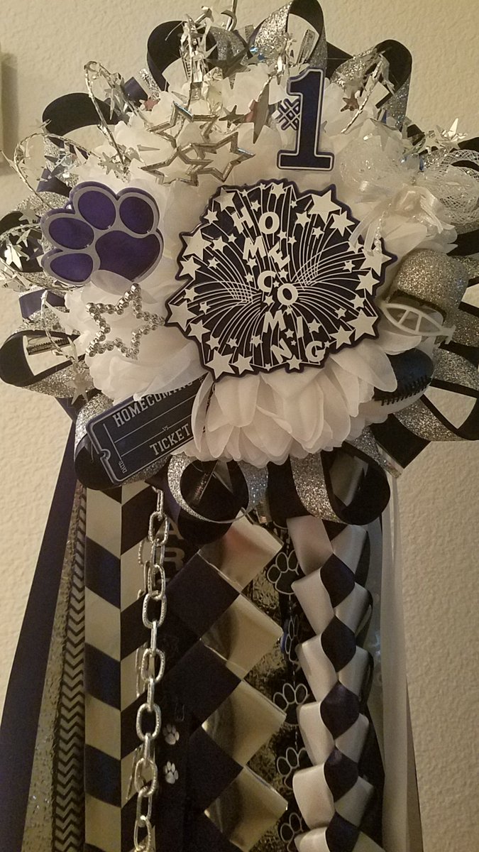 mcdanielmichel4's tweet photo. Order your homecoming mums!  First up, FMHS on Sept 7th.
https://t.co/P8v3BxjCof or e-mail fmhocomums@gmail.com https://t.co/6lK4gRj4RU