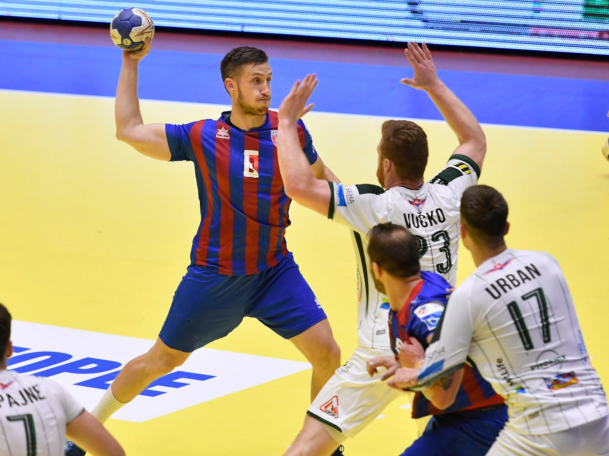 SEHALeague's tweet photo. A very good match in #Romania! @HT_TatranPresov with a minimal advantage in the 36th minute. #Hrstka and #Stranovsky with 4. #Rosu for #Steaua with 5. #SEHALeague #Gazprom #Handball #SEHALive https://t.co/14K5UEKop7