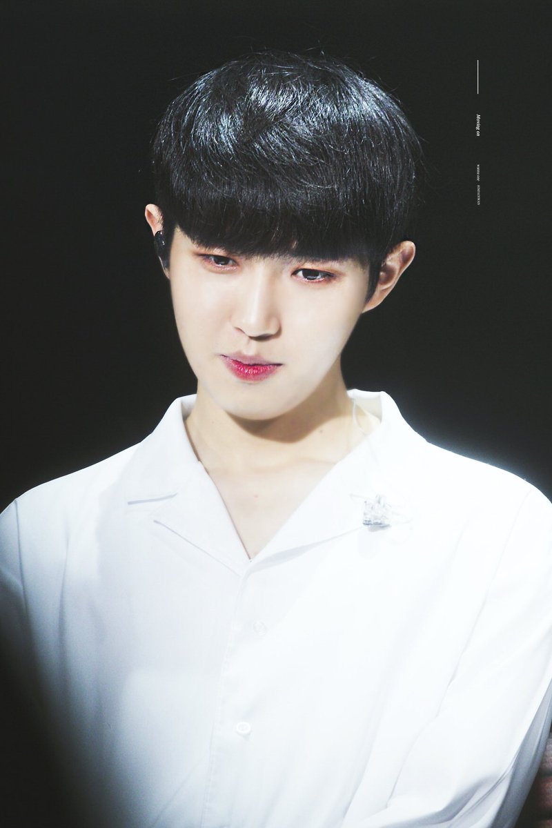 확실히 재환이 최근 공연까지는 완벽한 흑발이었다는것 | 인스티즈