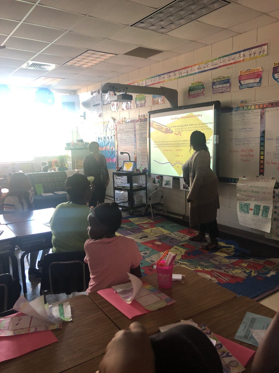 RL_Caldwell's tweet photo. Happening Now! Third Grade Parent Night! #waytogoparents @Benteen14 @DrEmilyAMassey @docdrewlovett https://t.co/J6pBctIbKZ