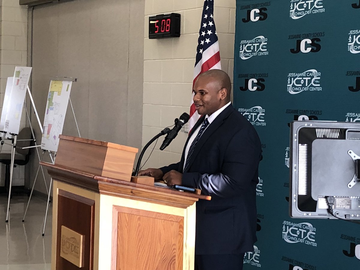 KyDeptofEd's tweet photo. .@WayneDLewis is kicking off the #KYStateofEd address by welcoming board members, @LtGovHampton, and other distinguished guests. Watch live on our Facebook page! https://t.co/VxqUz0PTU2