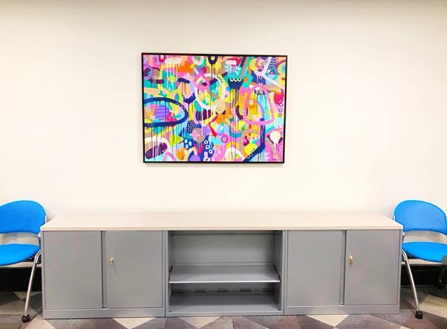 AudraStyleArt's tweet photo. Oh, just one of my paintings hanging in a board room at Purdue University. No big deal. 💅🏼🤗 #itistomethough #justkeeppainting #audrastyle (Thanks so much to @artofframinginc ❤️)
.
.
.
.
.
#art #abstractart #abstractpainting #handpainted #wine #c… https://t.co/VEcdPU0ZUH https://t.co/nCJuF7iJog