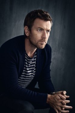 Lumiere.           

 - semi literate &amp; descriptive 
 - open to crack 
 - au as hell 
 - seeking interactions 
 - ships with chemistry  
 - crossover friendly. 

Penned by #GuttaeBraccas.