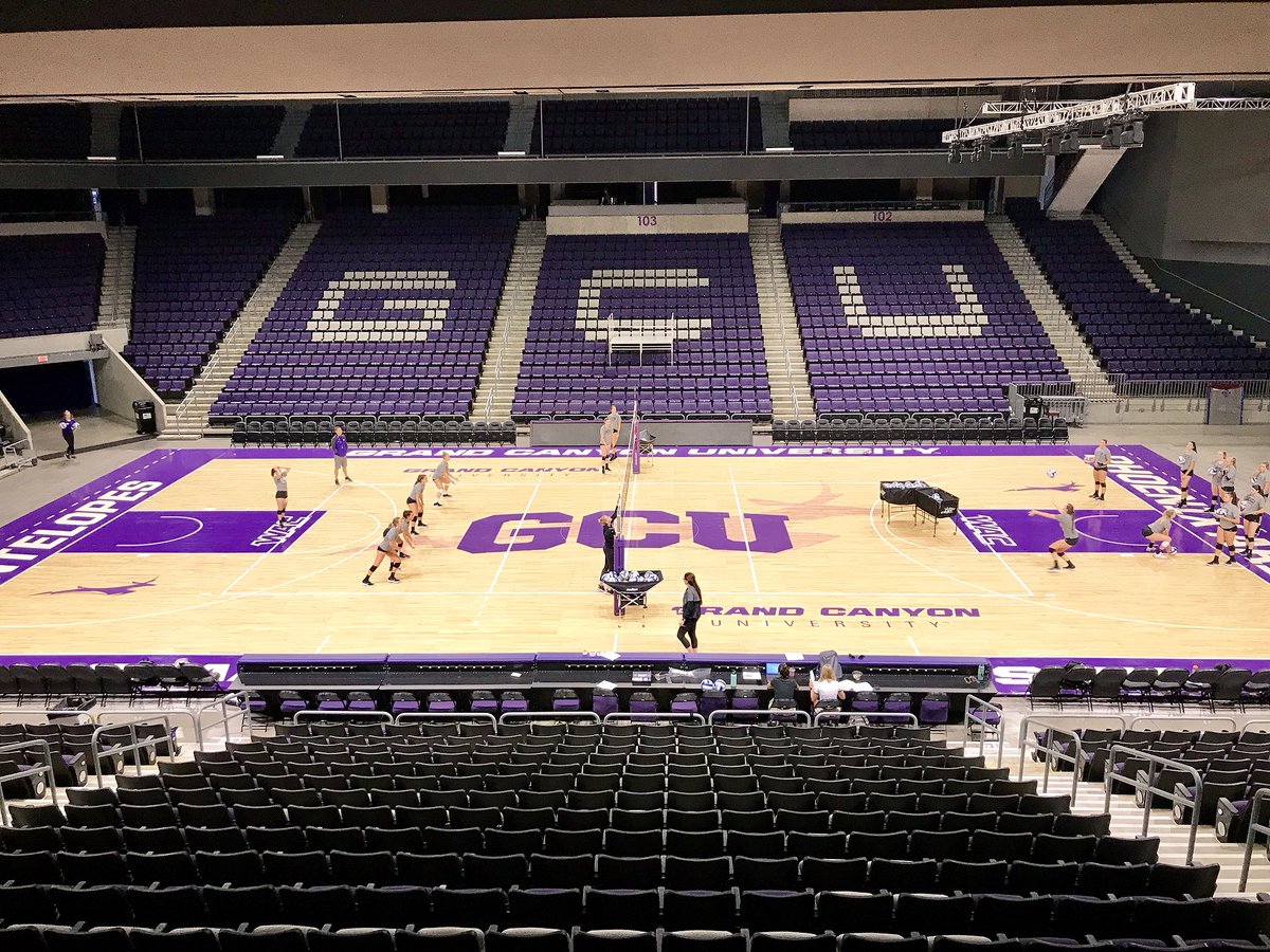 GCU_WVolleyball's tweet photo. Getting ready for our home opener this weekend! #LopesUp #LopesRising #GCUheartofPHX 🤘🏼🏐 https://t.co/qOfrRLbMNE