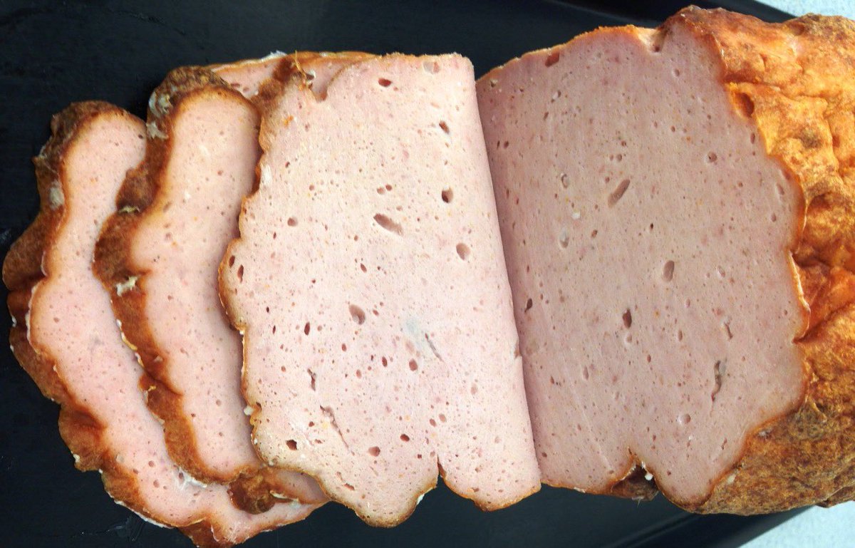 KnackSTP's tweet photo. Today’s is the first of our traditional Bavarian specialties. Made with Berkshire pork and angus beef from western MN, our Leberkäse is a classic German comfort food. Best served as a thick slice warmed or fried on a piece of toast . #Day5 #21sausagesin21days #Leberkäse #Bavaria https://t.co/iMPg3i6nUp