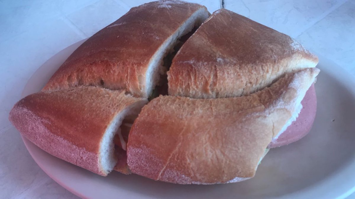rigofuentes's tweet photo. A esta hora lo que caiga es bueno pero si son lonches y tostadas de "El Sabrosito", mejor, te los recomiendo. Están ubicados en Av. Escobedo y calle González Ortega en #Torreón #Coahuila.

https://t.co/cMP6yY1Wn6 https://t.co/SlAEqHeC5s