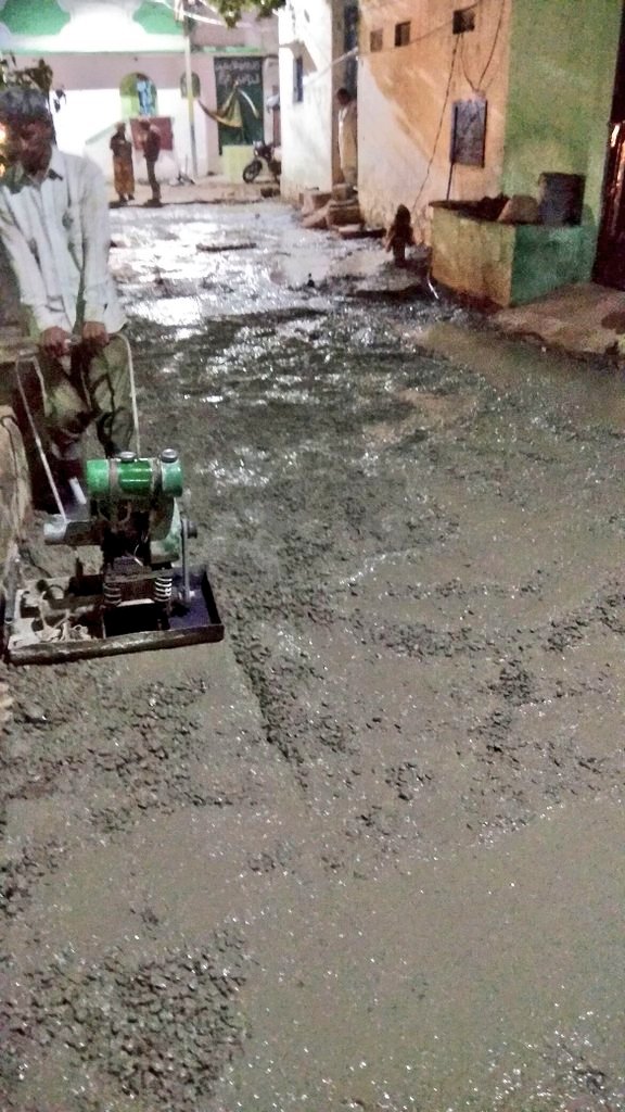 Shujath_NAC10's tweet photo. Sir/Madam,Laying of CC Road by RMC at Patel Hotel bylanes in Farooqnagar,Falaknuma Div-10.

@GhmcEngineers @Aee_Falaknuma46 @EE_Falaknuma @DEE_Falaknuma @ZC_Charminar @GHMCOnline https://t.co/MXYXJpDM31