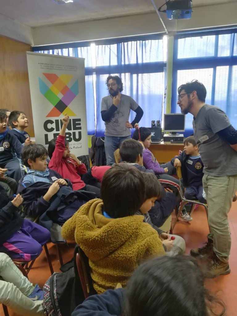 cinelebu's tweet photo. Y @escuelacinelebu continúa con el taller de niños en técnica Stop motion en Coyhaique, en escuela Nieves del Sur, siempre los niños nos sorprenden con la creación de la historia. En el marco de #otrasinstitucionescolaboradoras del @culturas_cl y #fecipa https://t.co/KNXRzAjUiJ