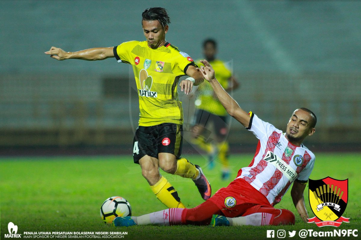TeamN9FC's tweet image. Negeri Sembilan mencatatkan kemenangan pertama dalam aksi Challenge Cup 2018 setelah menewaskan Sarawak 3 - 1, dalam perlawanan yang berlangsung sebentar tadi.

❤️🖤💛
#NegeriSembilan
#HobinJangHobin
#PoweredByMatrix
